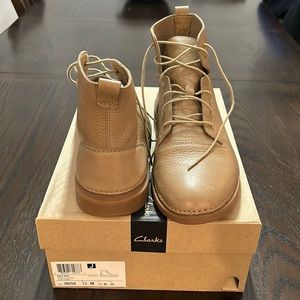 Clarks Hale Rise- Sandstone size 12 men’s